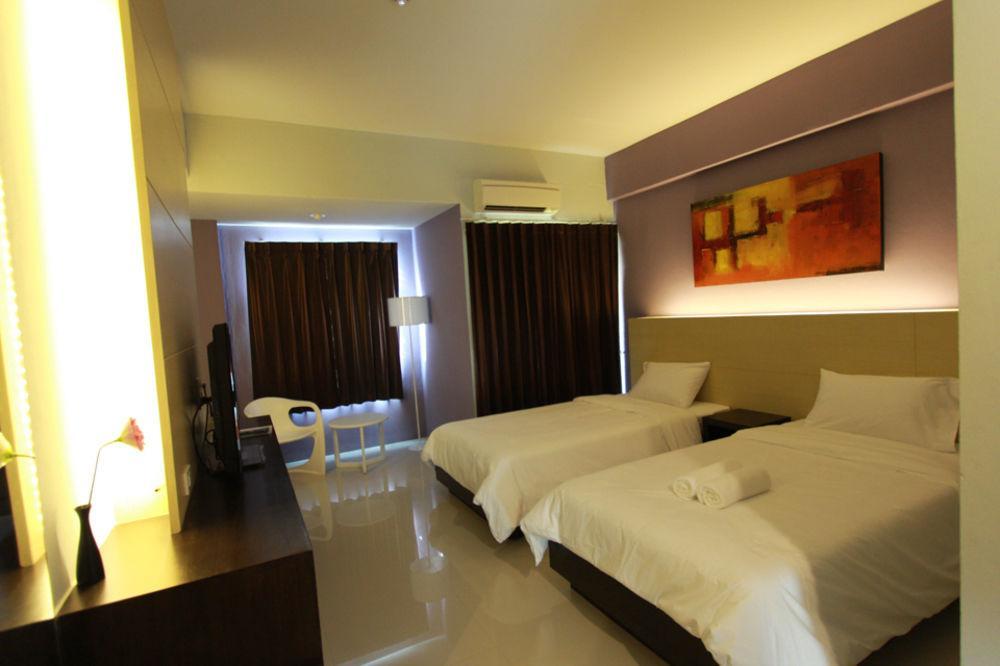 Trendy Hotel Nakhon Pathom Exteriör bild