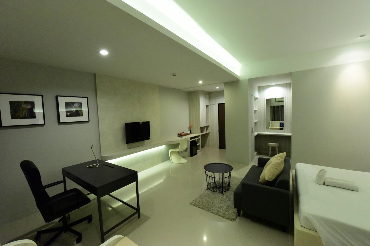 Trendy Hotel Nakhon Pathom Exteriör bild