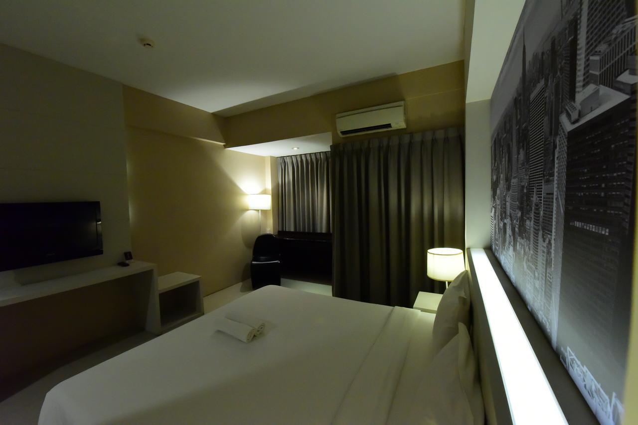 Trendy Hotel Nakhon Pathom Exteriör bild