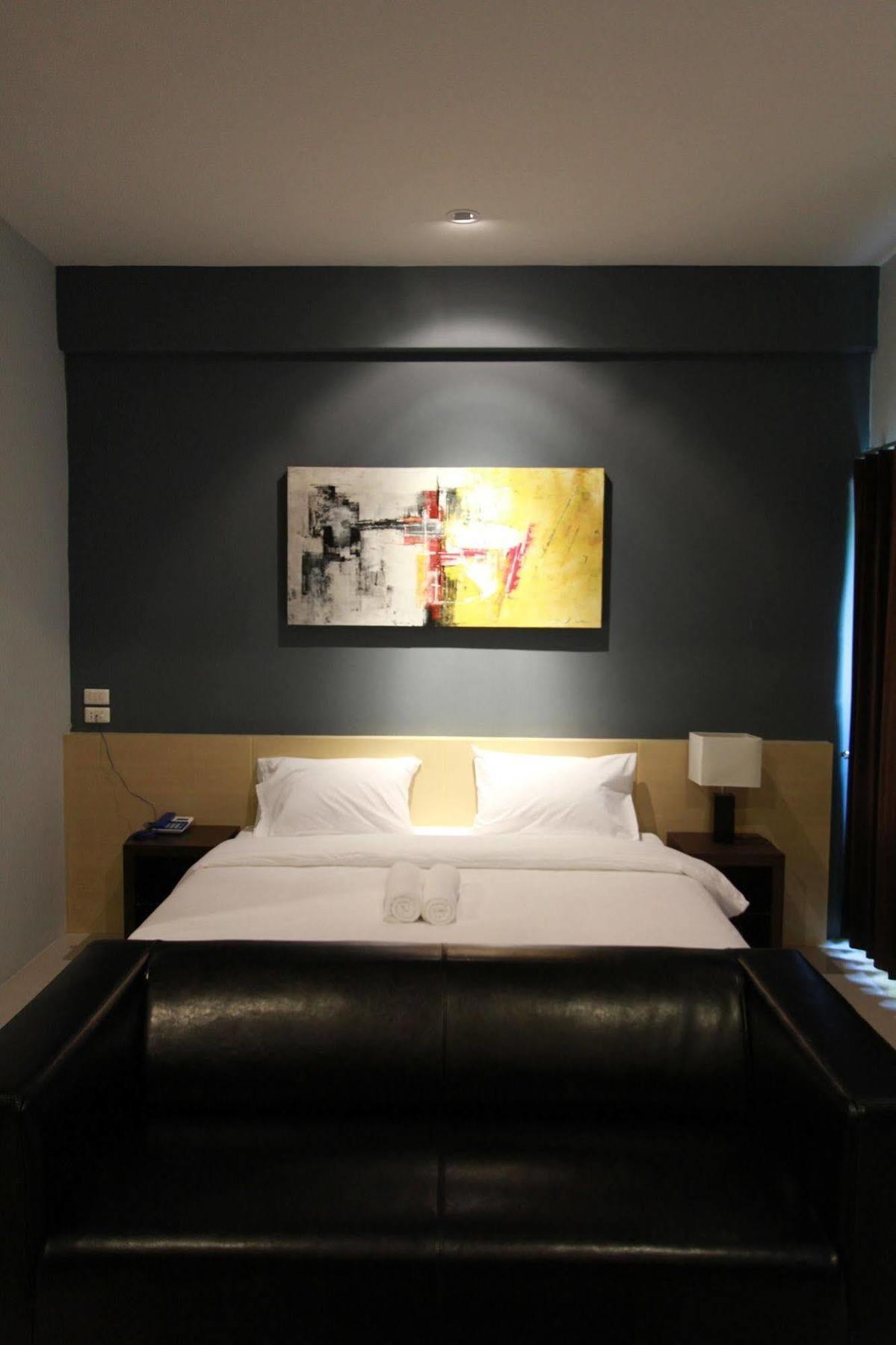 Trendy Hotel Nakhon Pathom Exteriör bild