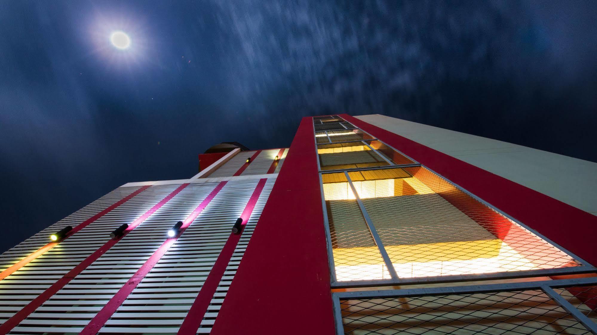 Trendy Hotel Nakhon Pathom Exteriör bild